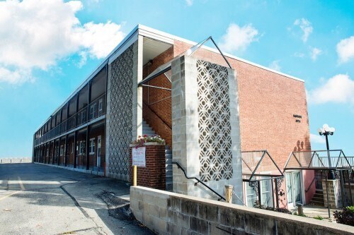 Primary Photo - 608 S State Street