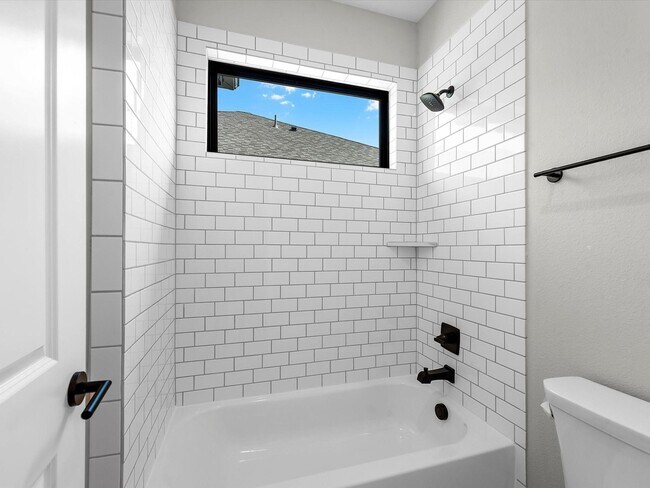 Building Photo - 12038 Royal Oaks Banner Wy