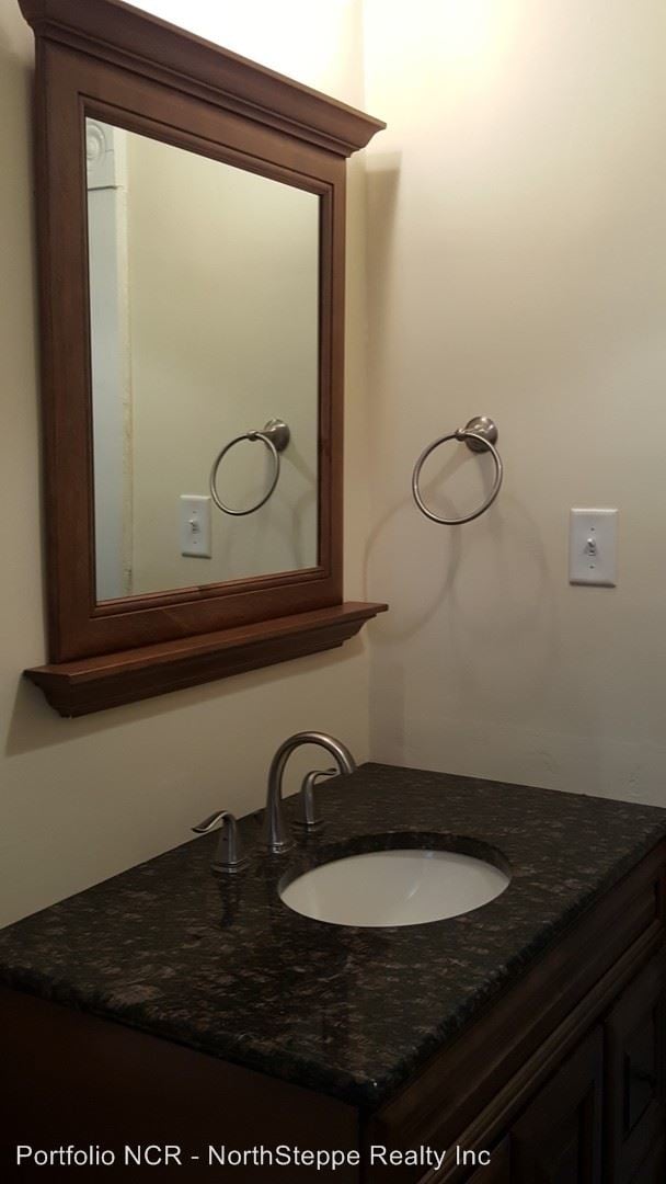 Building Photo - 84-86 W 2nd Ave