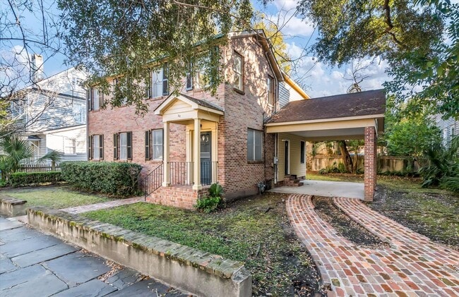Building Photo - Harleston Village 3 Bed/2.5 Bath Gem Avail...