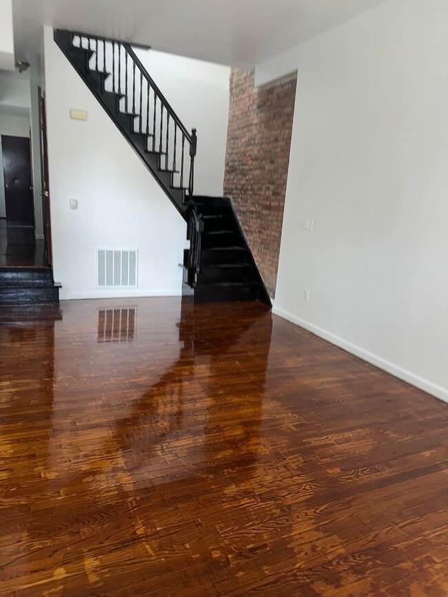 Building Photo - Beautifully Renovated Home! Corner House! Central Air! Available Now!