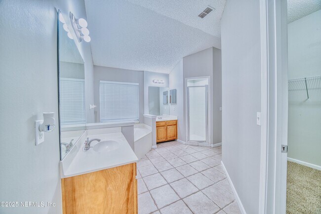 Building Photo - 4716 E Catbrier Ct