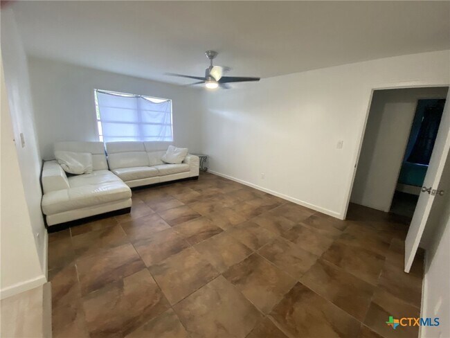 Building Photo - 2701 W Scott Blvd