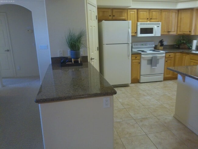 Building Photo - Winter Rental Available October-April 2026
