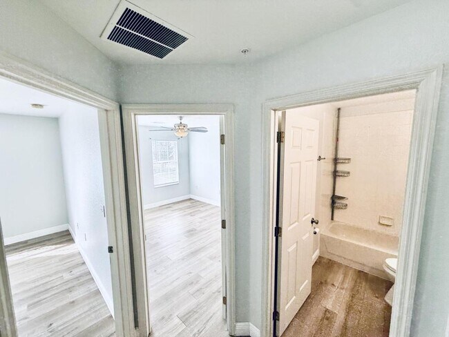 Building Photo - 2983 Ashland Ln S