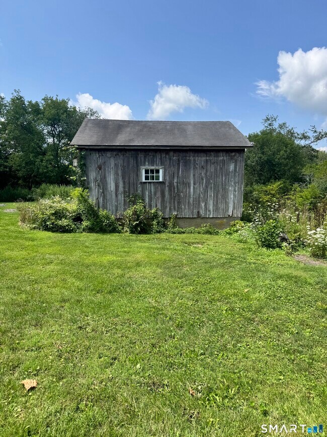 Building Photo - 31 Sharon Valley Rd