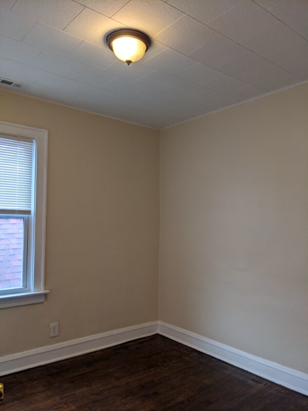 Building Photo - 10655 S Hoxie Ave