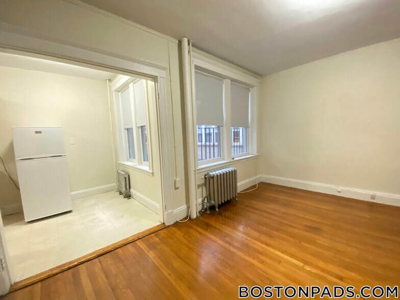 Building Photo - 1167 Boylston St