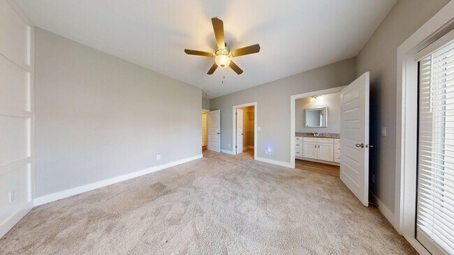 Building Photo - Modern 2BR/2BA Townhome in North Opelika