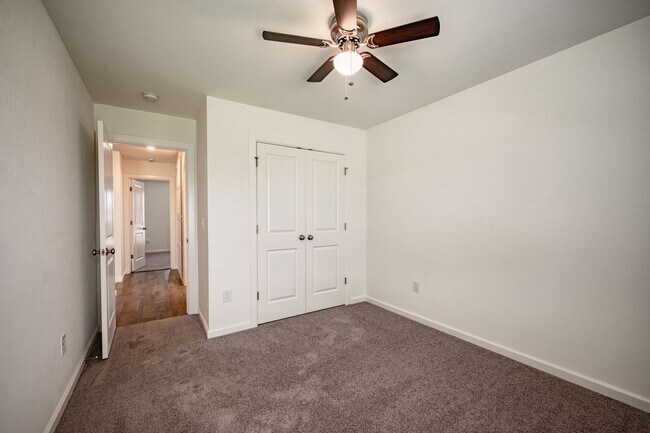 Building Photo - Welcome Home! This beautiful 3 bed home in...