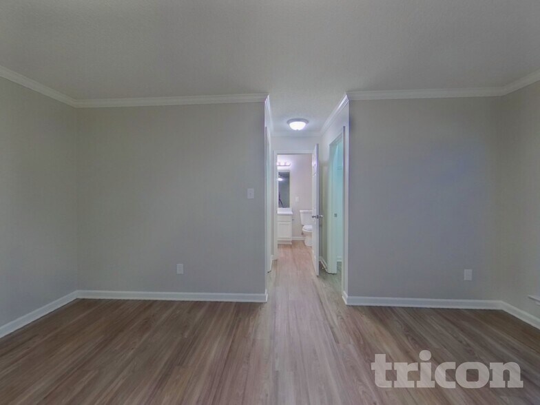 Building Photo - 149 Lantana Dr