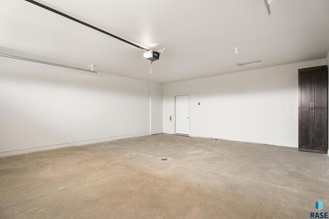 Building Photo - 1113 S Foss Ave