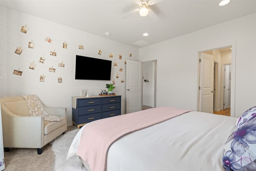 Building Photo - 3806 Winged Dove St