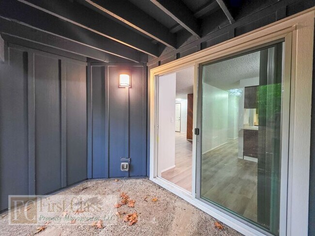 Building Photo - 47 Eagle Crest Dr