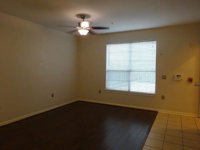 Building Photo - For Lease 1st Floor Unit | 2 Bed, 1 Bath | 860 Sq Ft | Southland Terrace Community |