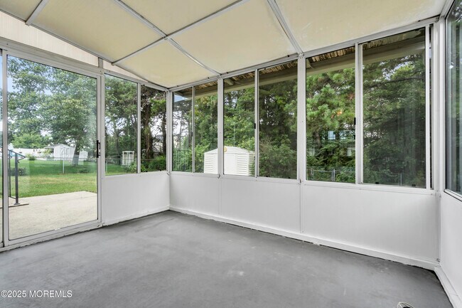 Building Photo - 186 Cherry Quay Rd
