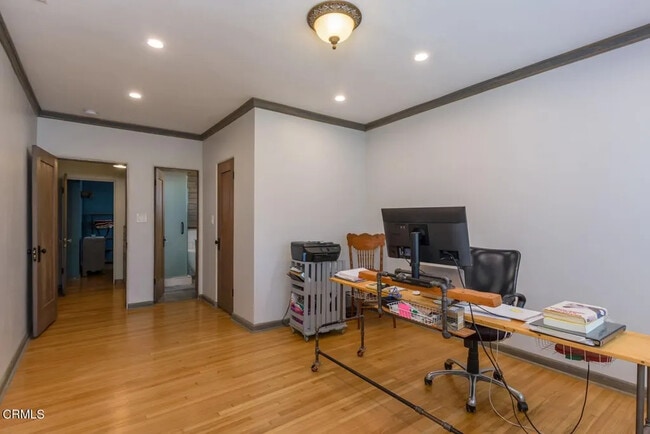 Building Photo - 309 S Dunning St