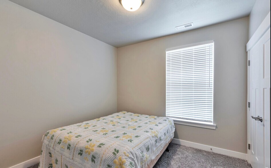 Building Photo - 13239 Dominica Ln