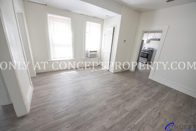 Building Photo - 5000 S Jones Ct