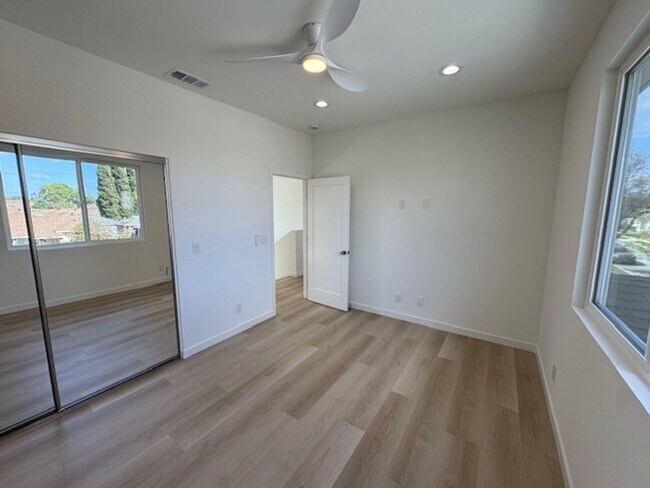 Building Photo - 6170 Briercrest Ave