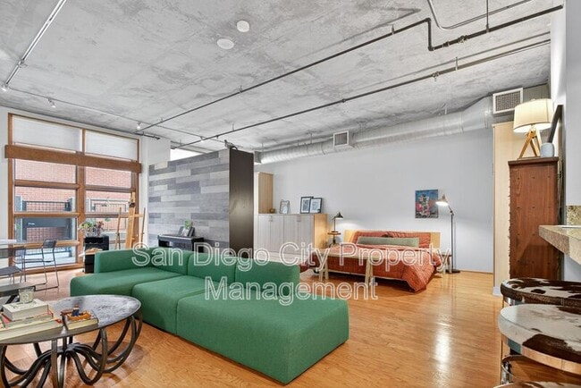 Building Photo - 877 Island Ave
