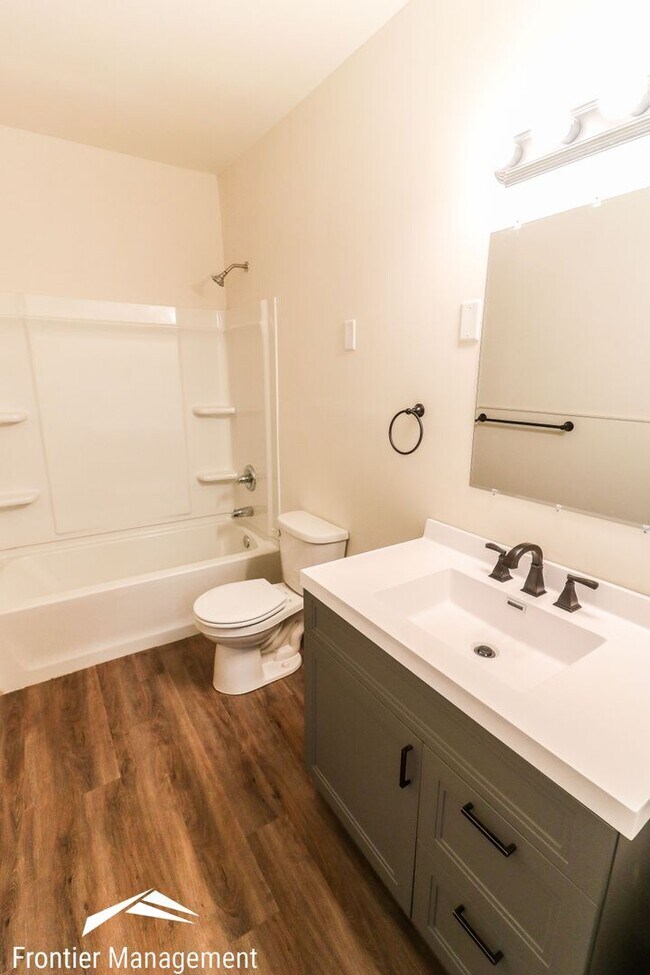 Building Photo - 1000 Leavenworth St