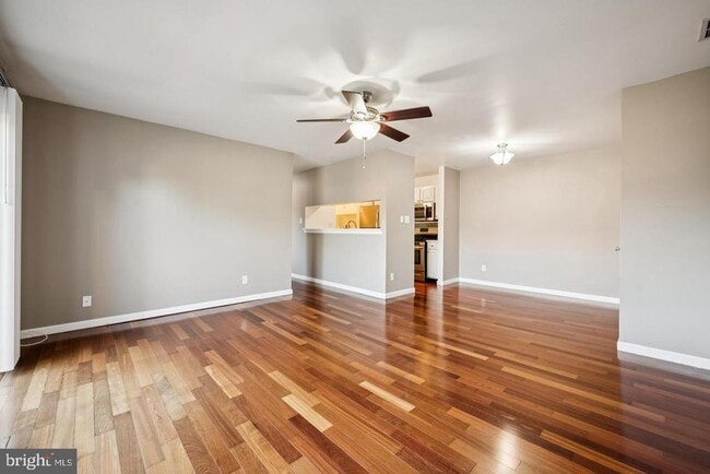 Building Photo - 706 Woodhollow Dr