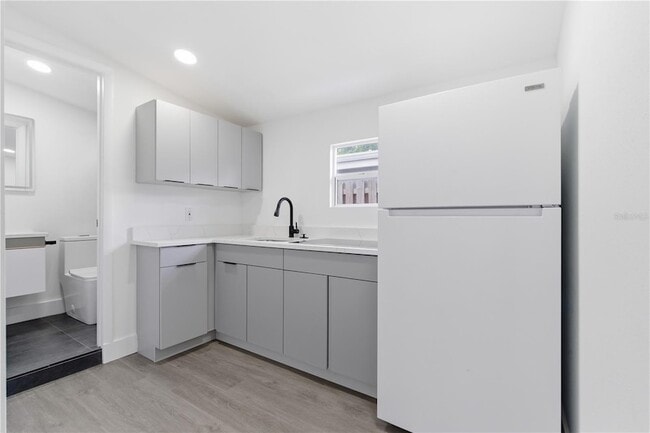 Building Photo - 6713 S Mascotte St