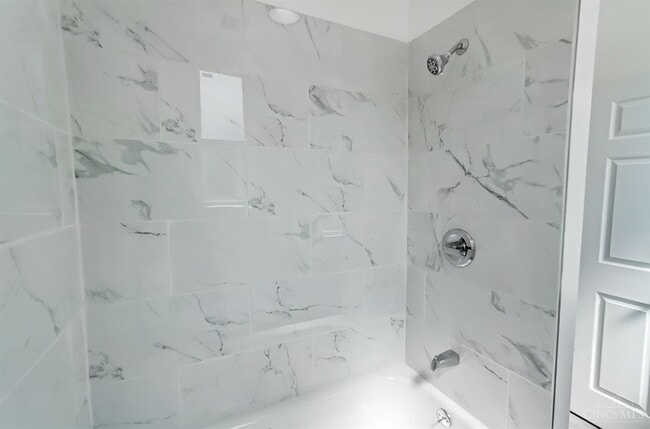 Building Photo - 2228 Reading Rd