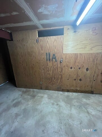 Building Photo - 5 Grandview Dr