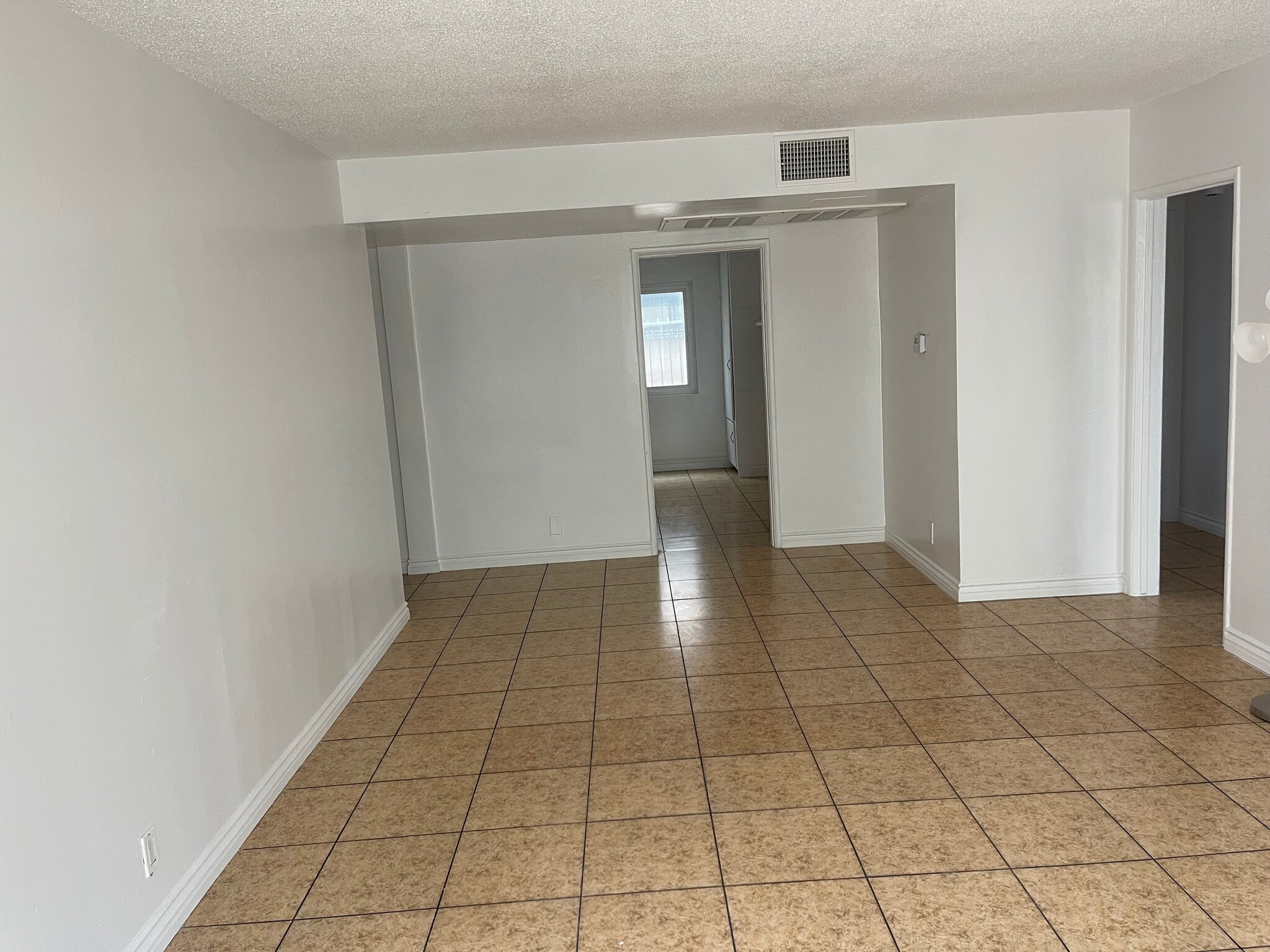 Building Photo - 10226 Woodworth Ave