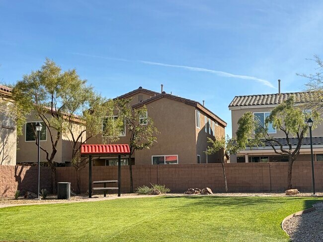 Building Photo - Carry Over Showing: This property has been shown before and will be rented to the first most qual...