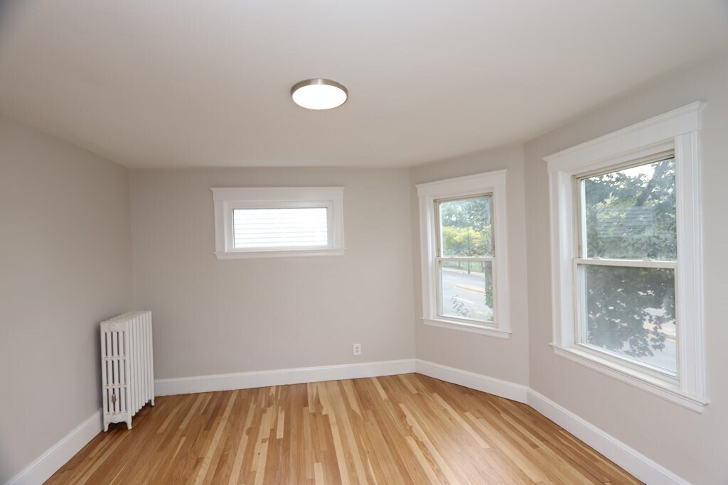 Building Photo - 344 Hyde Park Ave