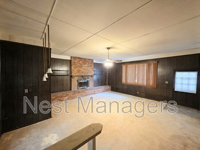 Building Photo - 5340 Docia Cir