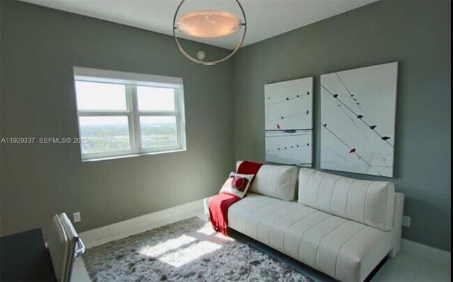 Building Photo - 14951 Royal Oaks Ln