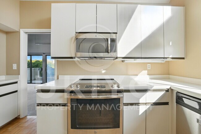 Building Photo - 4 Courageous Ct