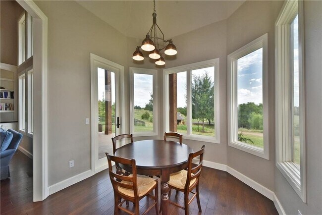 Building Photo - 16828 Little Leaf Ln