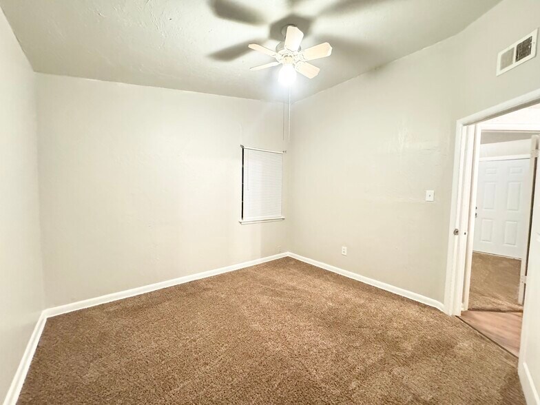 Building Photo - 616 NW 92nd St