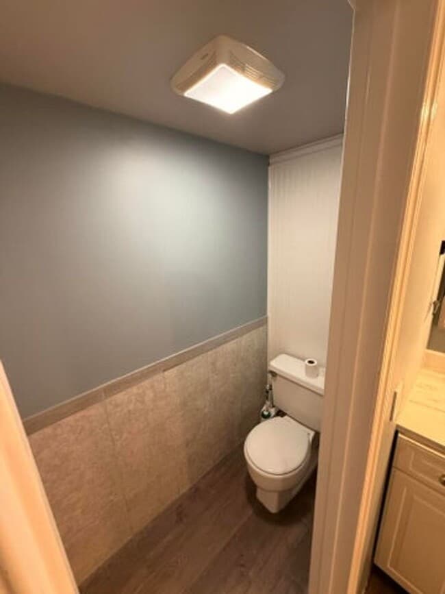 Building Photo - 1405 14th Ln