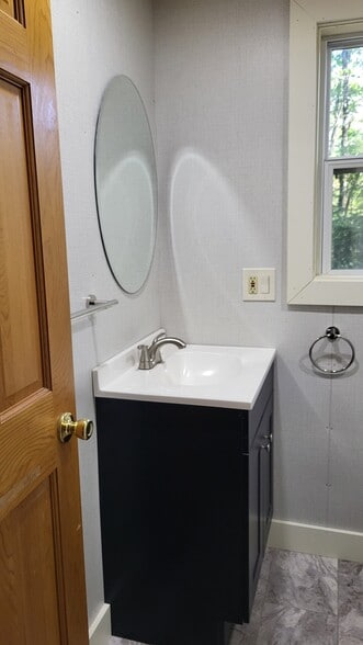 Building Photo - 91 Willis Dr