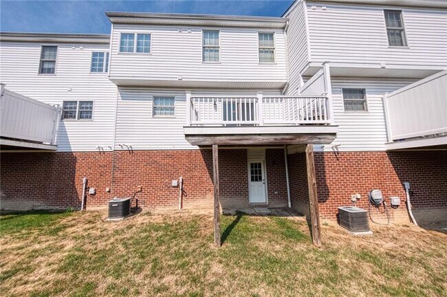 Building Photo - 332 Marshall Heights Dr