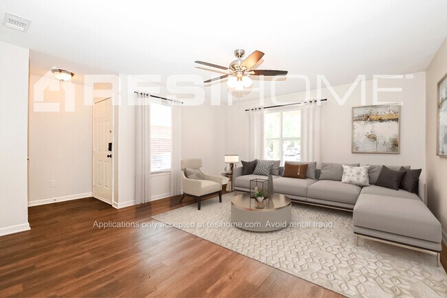 Building Photo - 9740 Stonewood Dr