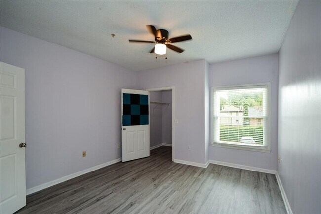 Building Photo - 955 Juniper St NE