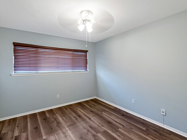 Building Photo - 2568 Bering Dr