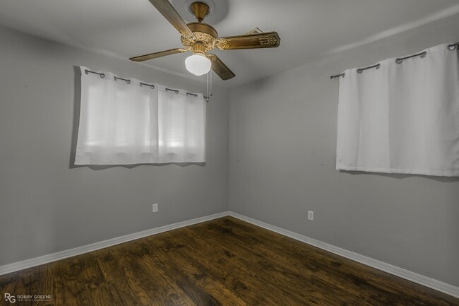 Building Photo - 1602 San Saba St