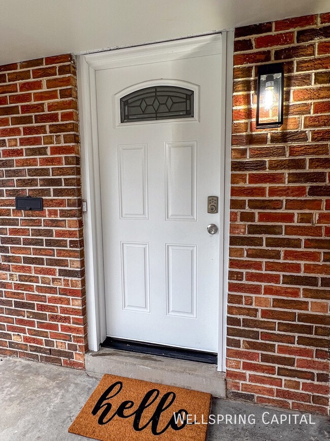 Building Photo - 2690 Pontiac St