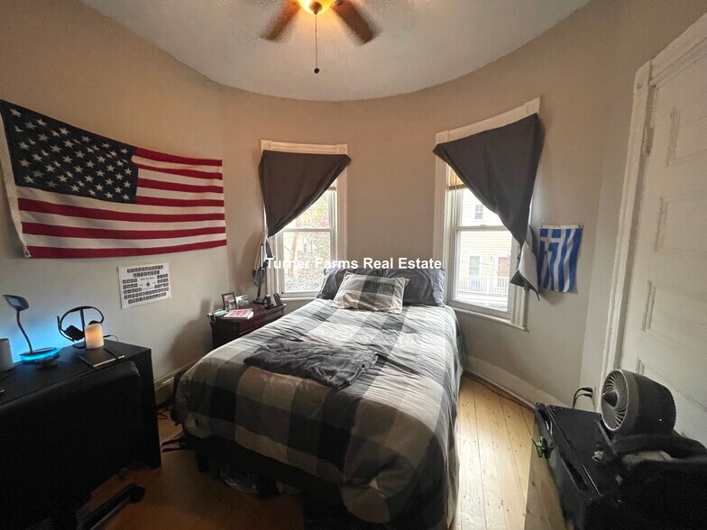 Building Photo - 36 Cherokee St