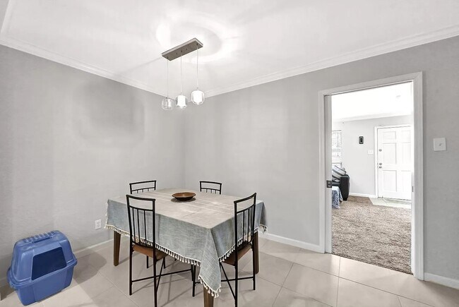 Living Room/Dining Room #1 - 1687 W Sam Houston Pky S