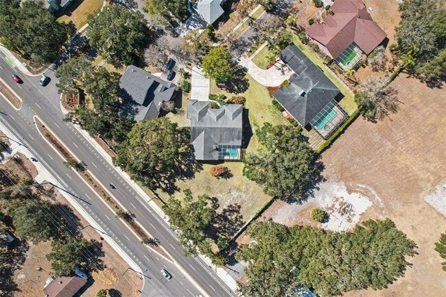 Building Photo - 918 Academy Dr
