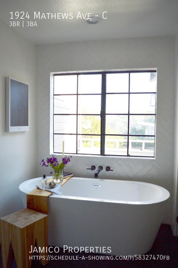 Building Photo - 1924 Mathews Ave